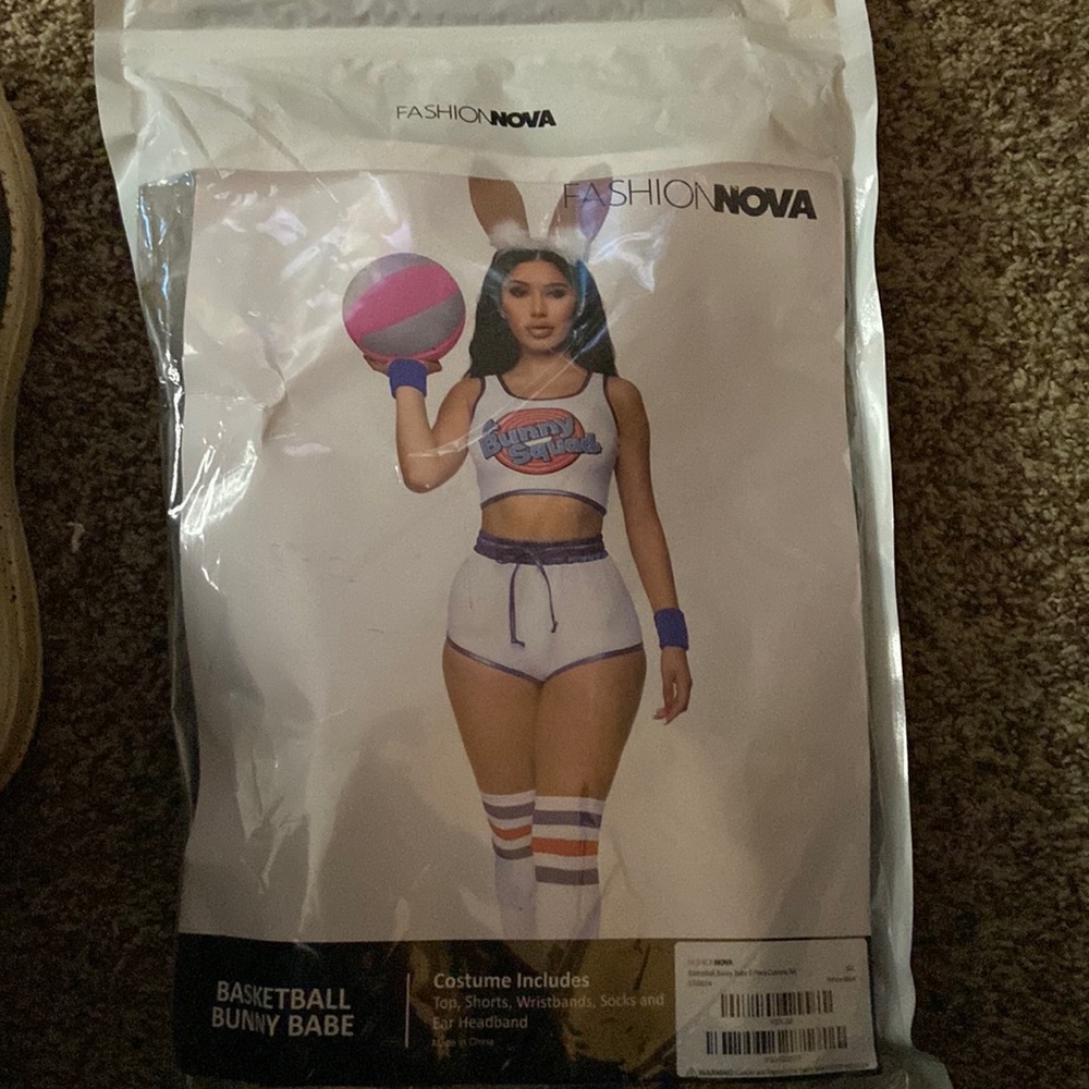 Halloween costume Brand new basketball bunny babe costume M/L